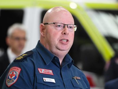 Ambulance Victoria boss to stand down