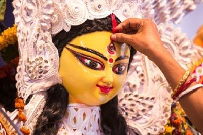Navratri 2022: Devotees offer prayers to Maa Durga on first day of Navratri