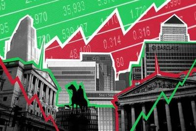 FTSE 100 Live: Pound tumbles under $1.04; Bank of England ‘monitoring financial markets very closely’