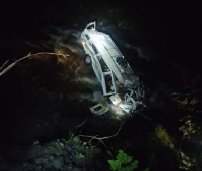 Himachal Pradesh: 7 dead, 10 injured after tourist vehicle rolls off a cliff in Kullu