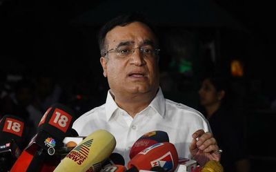 Team Gehlot in the wrong, says Cong.; CM denies role in revolt
