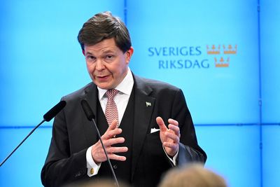 Swedish parliament reappoints speaker as change of government draws nearer