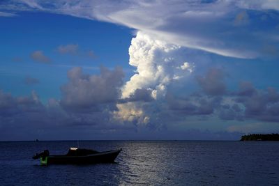 New Pacific island rises after underwater volcanic blast