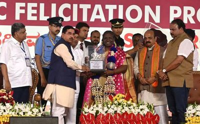 Let's resolve to make India developed and 'Aatmanirbhar' by 2047, says President Murmu