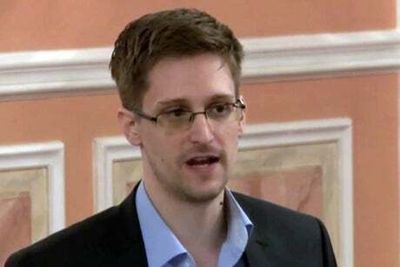 Russia: Vladimir Putin grants US whistleblower Edward Snowden Russian citizenship
