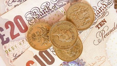 Dow Jones Falls Amid British Pound Turmoil; Elon Musk Twitter Fight Takes This Step; Bitcoin Rallies