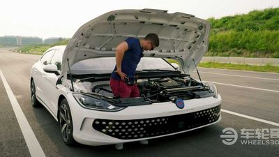 Volkswagen Lamando Gets Extreme Makeover, Now Nearly 10 Feet Wide