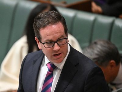 Veterans deserve an apology, says minister