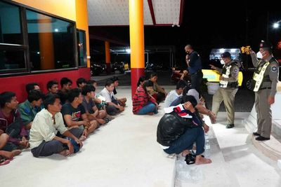 Two van loads of illegal migrants caught in Phatthalung