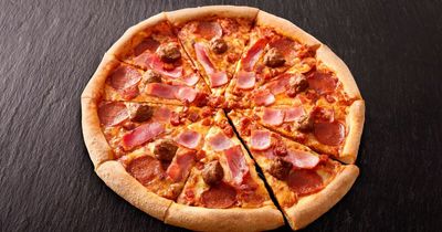 Mum slammed after refusing to tip delivery driver for €95 Dominos order