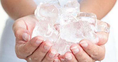 Woman shows 'genius' way to remove furniture marks from carpet using ice cubes and a teaspoon