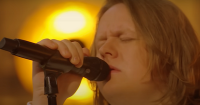 Lewis Capaldi surprises fans with 'beautiful' Britney Spears cover on BBC Radio 1's Live Lounge