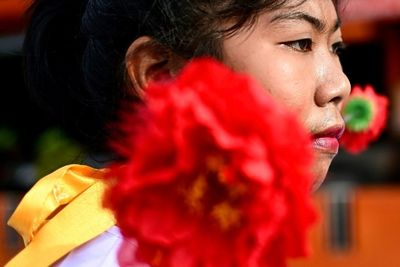 Extreme piercing cleanses souls at Thai vegetarian festival