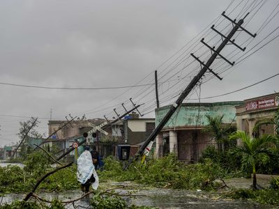 Cuba remains in the dark after hurricane knocks out power grid