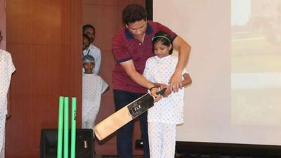 Chhattisgarh: Sachin Tendulkar presents 'gifts of life' to five children recovered from heart ailment