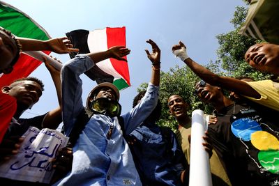 Sudan coup leader bids to co-opt pro-democracy movement