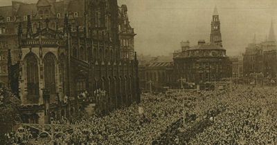 Edinburgh photos capture 'largest ever crowd' when 500,000 packed Princes Street