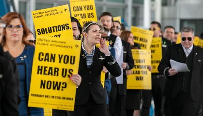 Flight attendants protest at O’Hare and Midway, Lightfoot defends Invest South/West plan and more in your Chicago news roundup