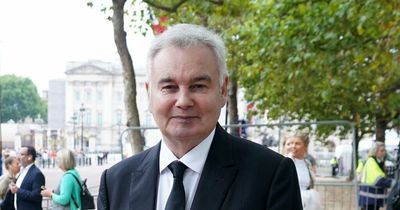 Eamonn Holmes 'praying' as he undergoes 'risky' surgery