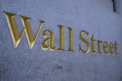 US fines 16 Wall Street firms $1.1 bn for lax recordkeeping