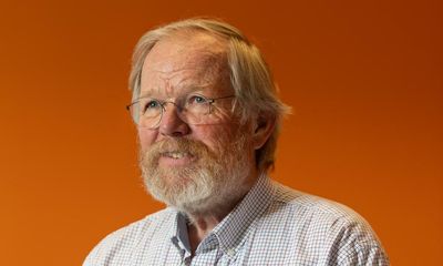 Bill Bryson breaks retirement to record Christmas audiobook