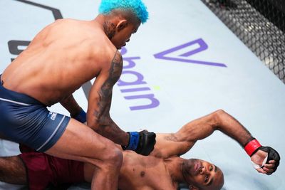 Charles Oliveira protege Mateus Mendonca nails scary, 48-second knockout of Ashiek Ajim on DWCS