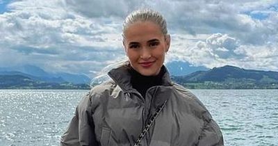 Pregnant Molly-Mae Hague stuns fans with new beautiful image as she shows of baby bump