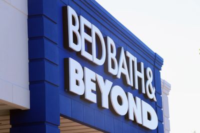 Will Bed Bath & Beyond sink like Sears or rise like Best Buy?