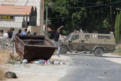 Israeli forces kill four Palestinians, wound dozens in Jenin raid