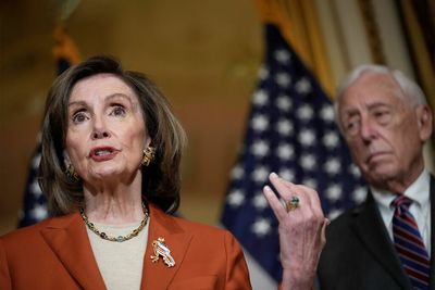 Dems may self-sabotage on stock trading