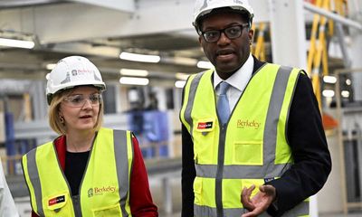 What is the Bank of England doing in bid to stabilise UK economy?