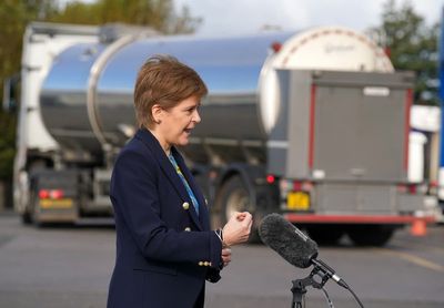 Nicola Sturgeon: UK is in midst of rapidly deteriorating economic crisis