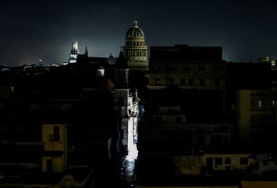 'You have to overcome': Cubans carry on as Hurricane Ian sparks blackout