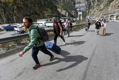 Russian region limits incoming cars amid queues at Georgia border to escape draft