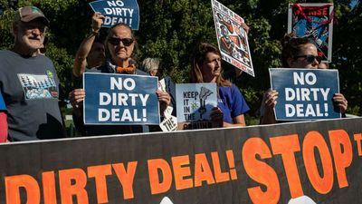 Environmentalists, Senate Republicans Unite to Kill Joe Manchin's Plan to Streamline Environmental Review