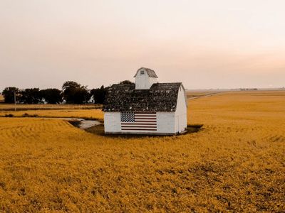 'What the hell, Kim?' Libertarian Candidate Blasts Iowa's Governor For Staunch & Racist Weed Policies