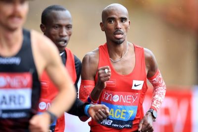 Farah forced to pull out of London marathon due to injury