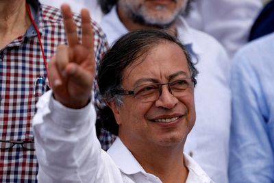 Colombia says 10 armed groups agree to unilateral ceasefire