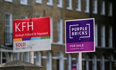 Almost 1,000 mortgage deals pulled as panic grips UK housing market