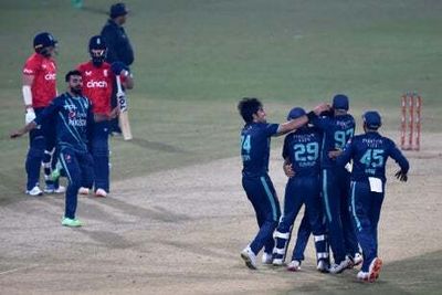 Pakistan vs England: Moeen Ali’s late rally in vain as hosts take control of T20 series