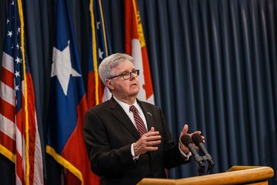 In campaign ad, Lt. Gov. Dan Patrick suggests mandatory 10-year sentence for gun-related crimes