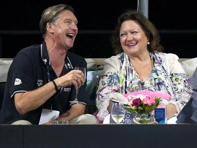 Ex-skip knocks Rinehart's Diamonds support