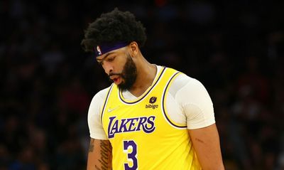 Anthony Davis says unreported wrist injury hurt his shot last year