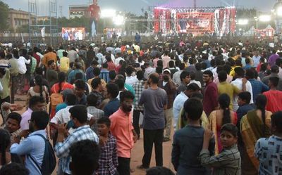 Thousands of fans cheer Chiranjeevi at trailer release of Godfather film
