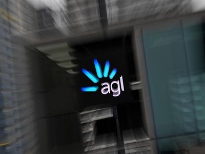AGL catches up to peers with climate plan