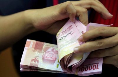 Indonesia seeks to reduce dollar reliance