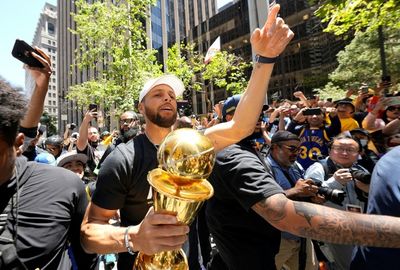 Curry says teams 'reloading' to dethrone Warriors as NBA champs