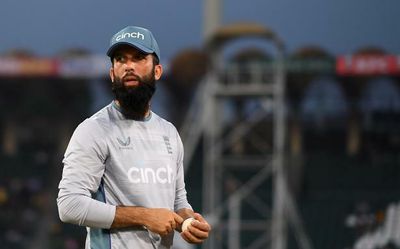 Buttler, Moeen against running out batters at non-striker's end