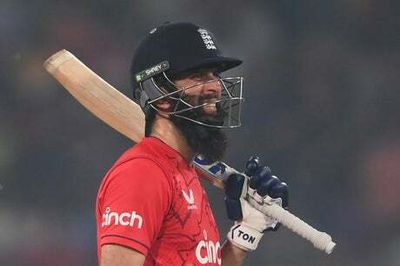 Moeen Ali calls on careless England to rein in aggressive instincts after defeat to Pakistan in fifth T20