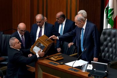 Crisis-hit Lebanese parliament fails to elect president